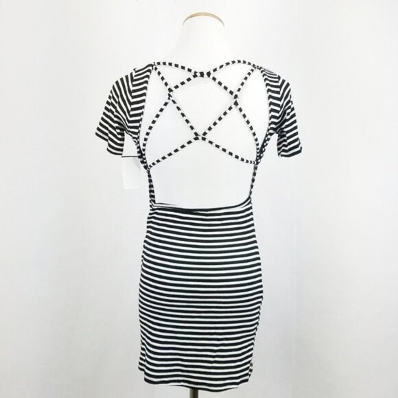 Olivaceous Dress Womens Large Striped Low Cross Back Skater - Picture 3 of 5